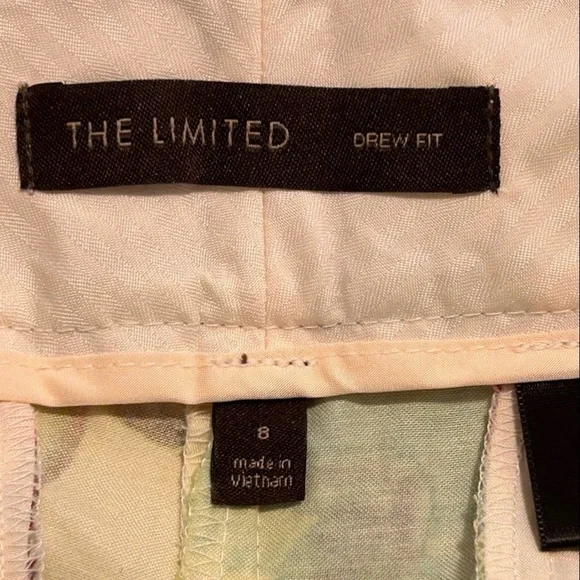 NWT The Limited Drew Fit Floral Shorts - Size 8 - Picture 7 of 8